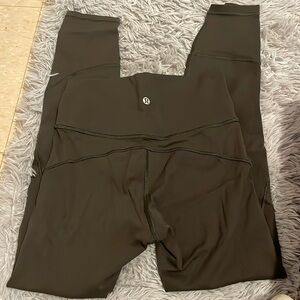 Lululemon in movement tights 25” inseam size 4
